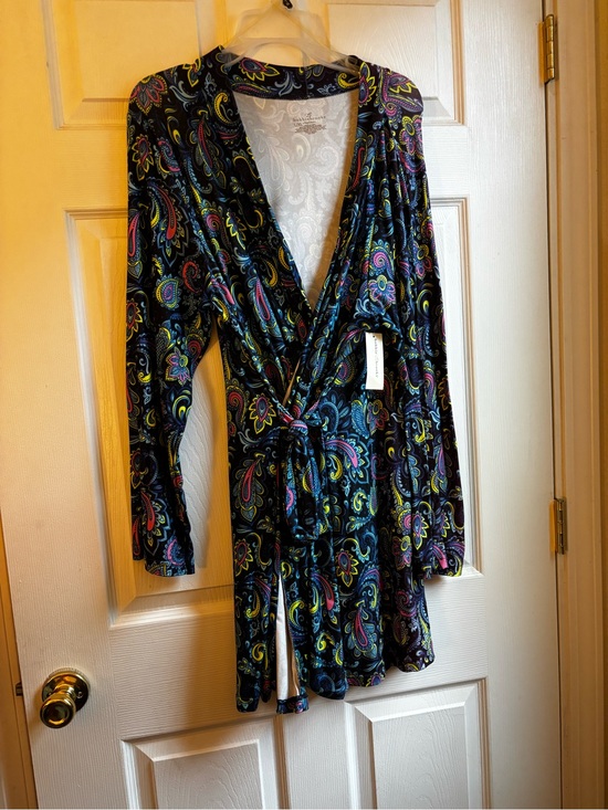 Bobbie Brooks Other - Bobbie Brooks Black Paisley Polyester Robe with Multicolor Print